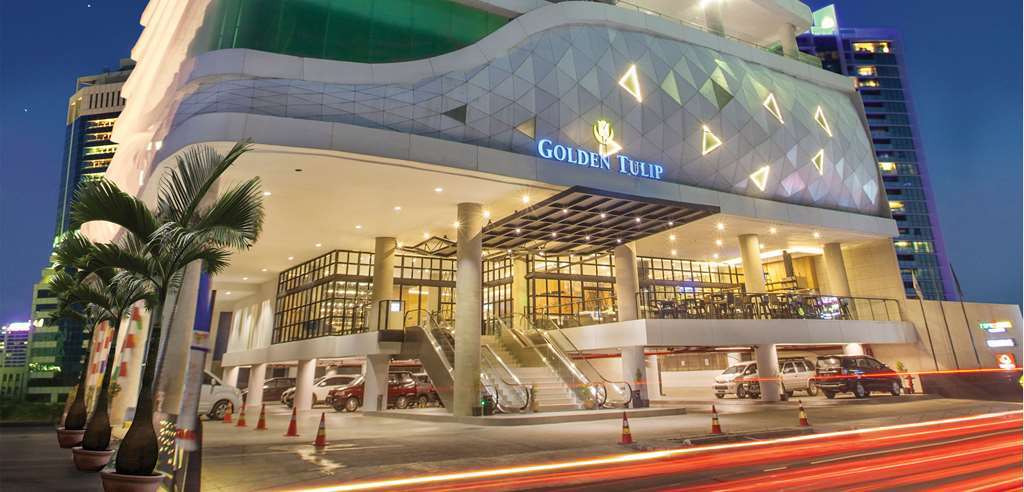 Golden Tulip Pontianak Hotel Exterior photo